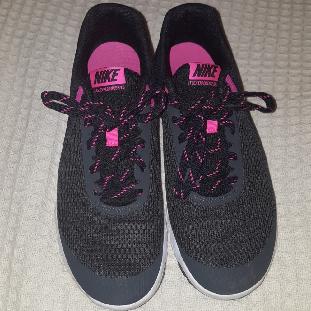 SOLD Nike Flex Experience RN 5